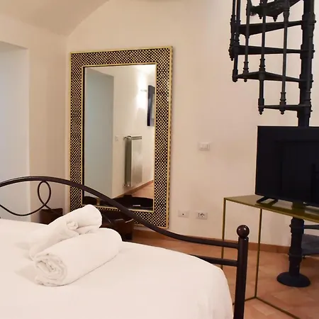 A Piazza Navona Apartment *